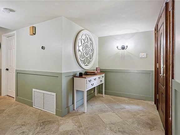 5th image of 5112 Haring Ct