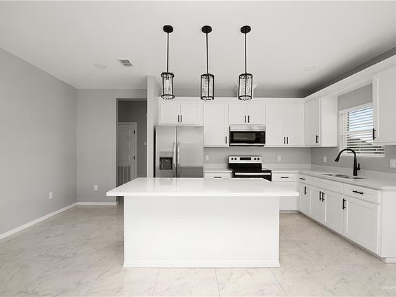 3rd image of 811 N Woodson Ave APT 2