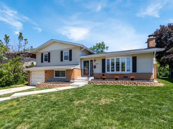15317 Boca Rio Dr, Oak Forest, IL 60452