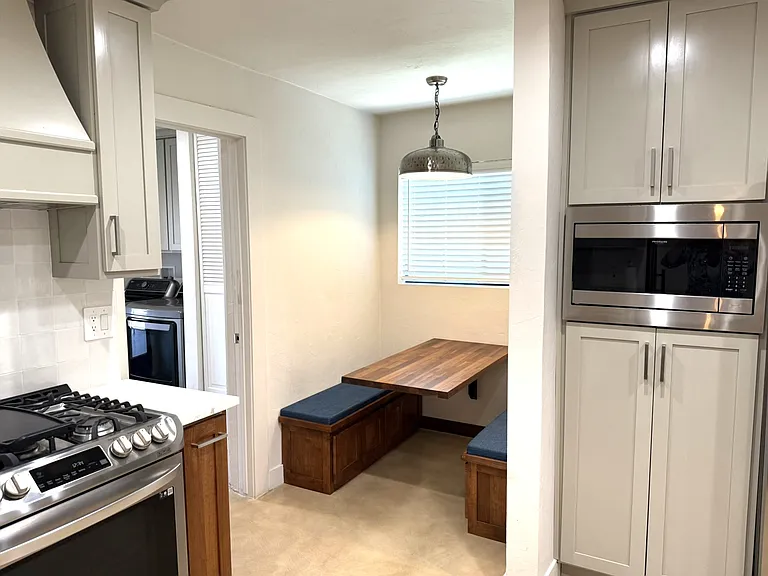 426 S Stratford Dr — Photo 8