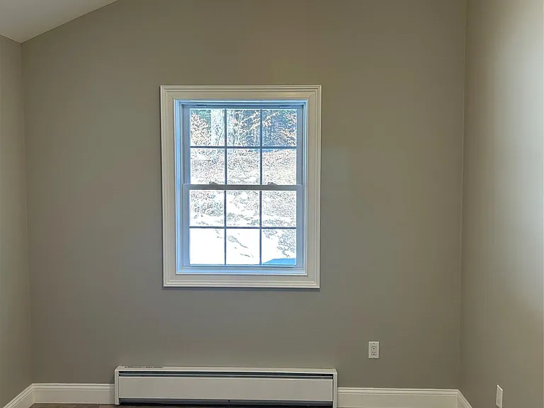 135 Gale Rd #UPSTAIRS — Photo 12