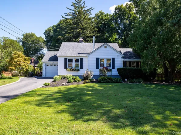 12 Ingersoll St, Huntington Station, NY 11746