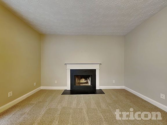 2nd image of 417 Carrie Ct