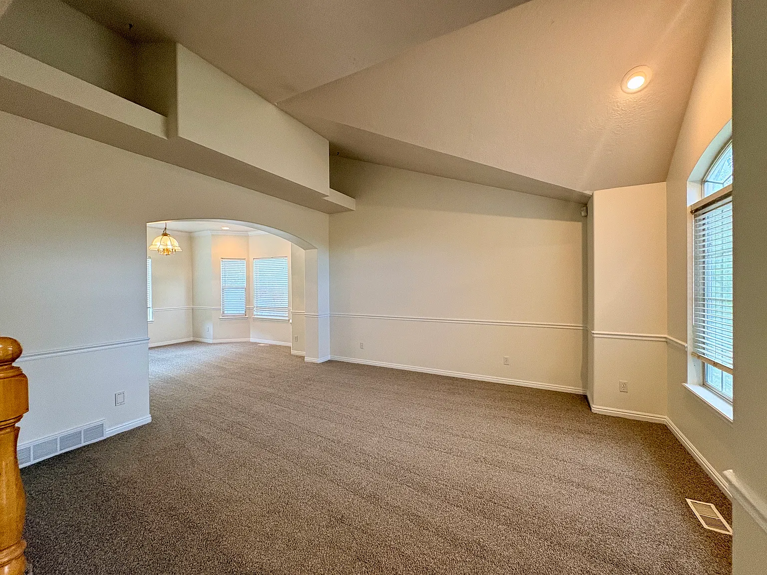 4 bed, 2.5 bath, 3161 sqft, $3,750 — Photo 3