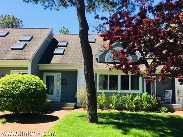 20 Meetinghouse Village Way, Edgartown, MA 02539