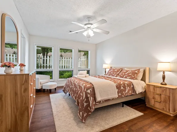 (undisclosed Address), Bella Vista, AR 72715