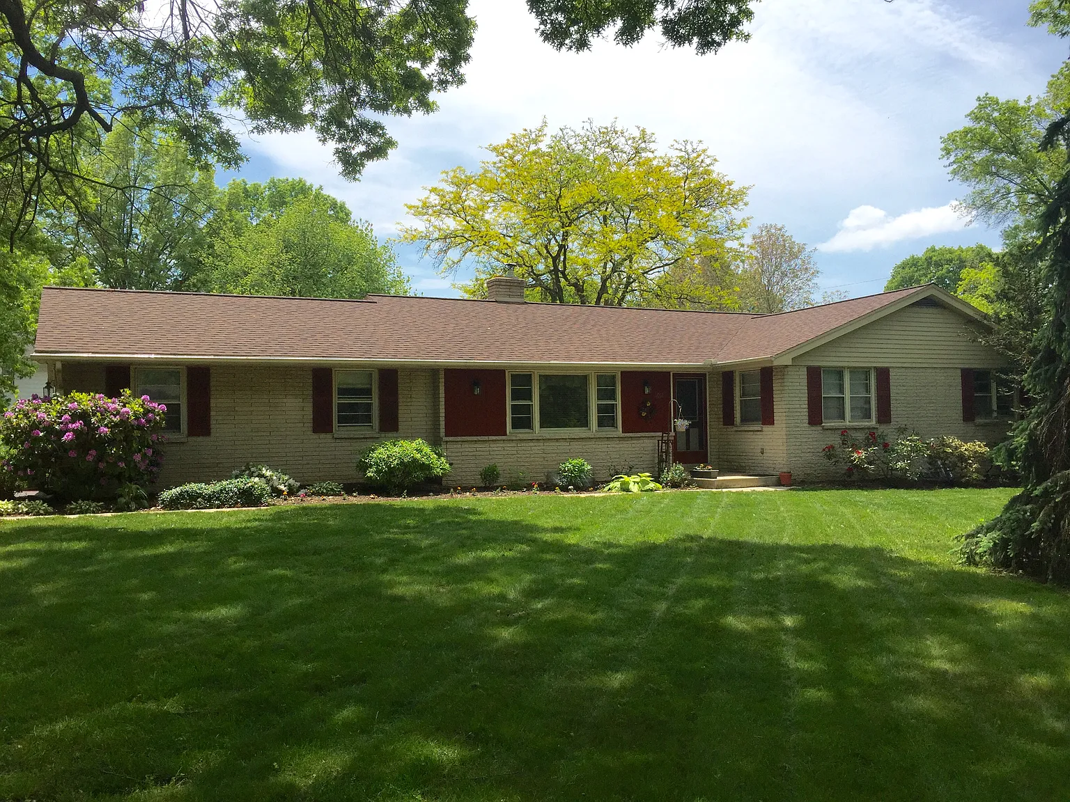 1012 E College Ave photo 1