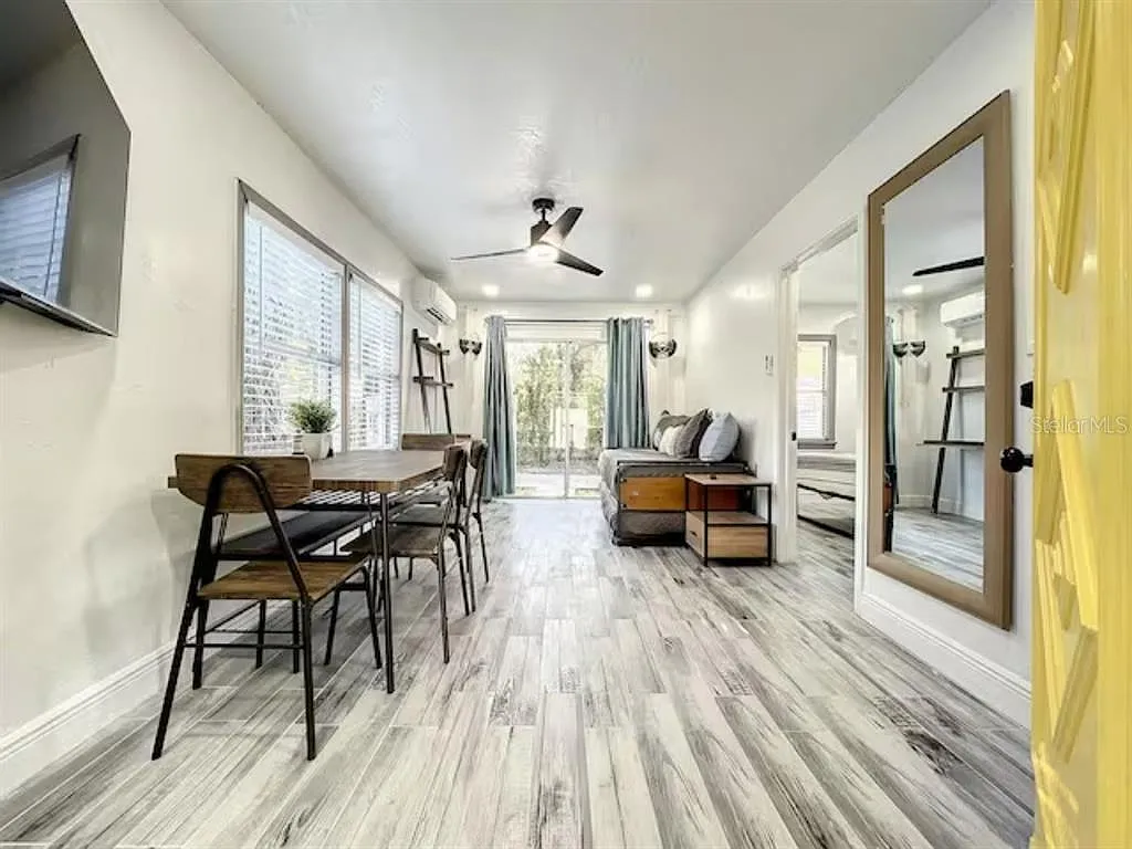 1 bed, 1.0 bath, 650 sqft, $2,100 — Photo 2