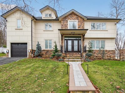 14 Woodland Drive, Old Bethpage, NY, 11804