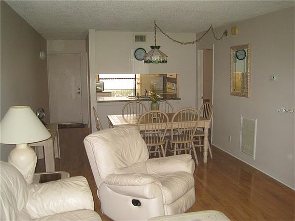 5th image of 6210 Sun Blvd APT 105