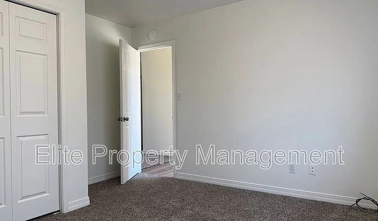 161 S Stardust Cir — Photo 4