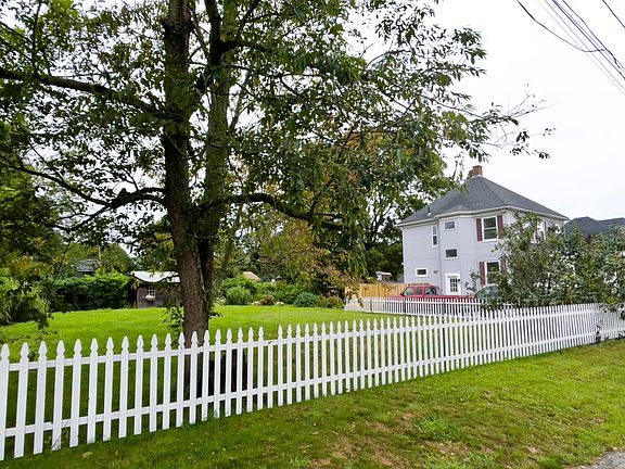 Side yard is the size of most house lots