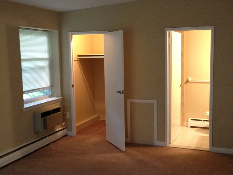 Pembroke Apartments — Photo 45