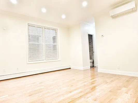 Rented by MAC Realty NY | media 4