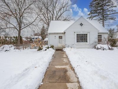 4579 North 105th STREET, Wauwatosa, WI, 53225