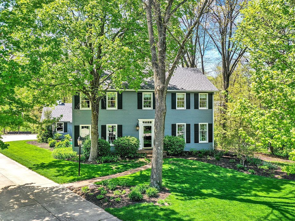 1st image of 70 Williamsburg Ct