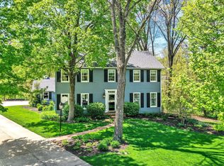 70 Williamsburg Ct, Zionsville, IN 46077