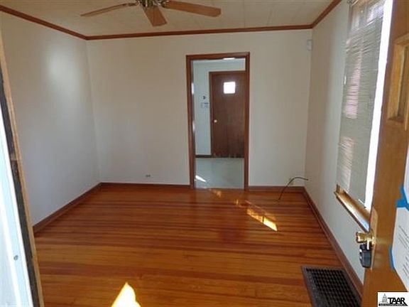 Dinning Room-Empty