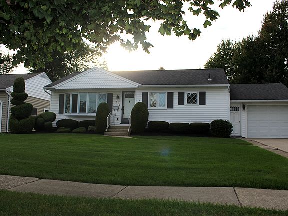 3rd image of 176 Rosemont Dr