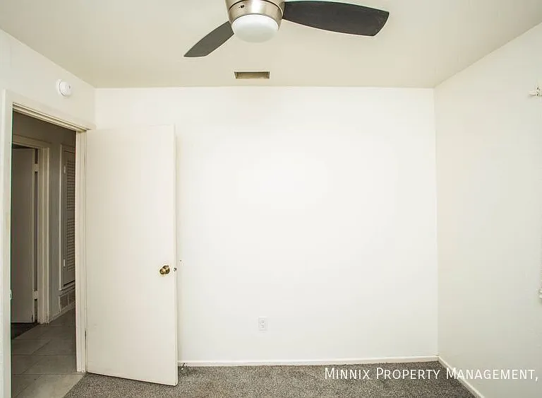4628 Kemper St — Photo 17
