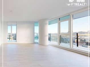 1401 Hunter St #1903, North Vancouver, BC