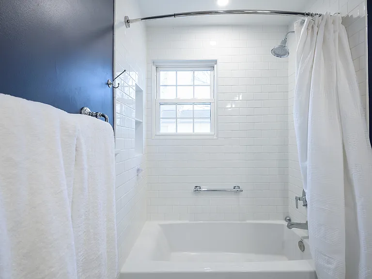 407 Russell Rd — Photo 32