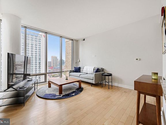 4th image of 675 President St Unit 2202