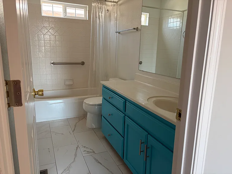 7320 Tricia Rd NE — Photo 7