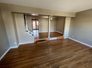 9621 Heathcliff Dr, Rosedale, MD 21237