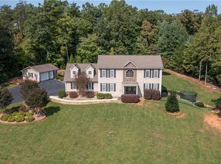 143 Marbury Trl, Pilot Mtn, NC 27041