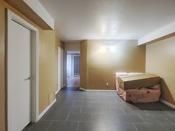 5th image of 8 Daffodil Ct Floor 1