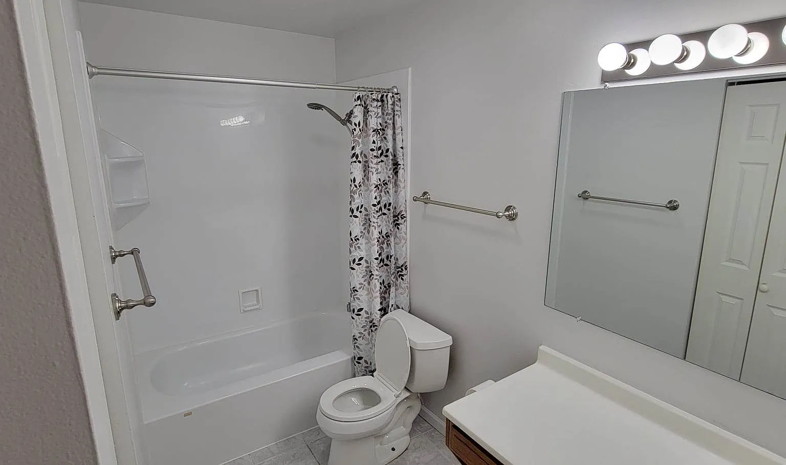 1 bed, 850 sqft, $1,400 — Photo 3