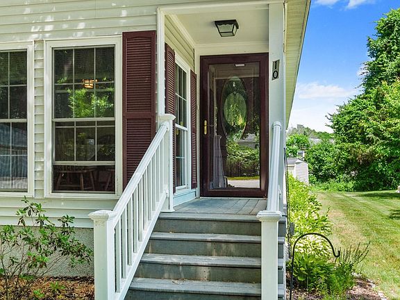 3rd image of 10 Aberdeen Drive