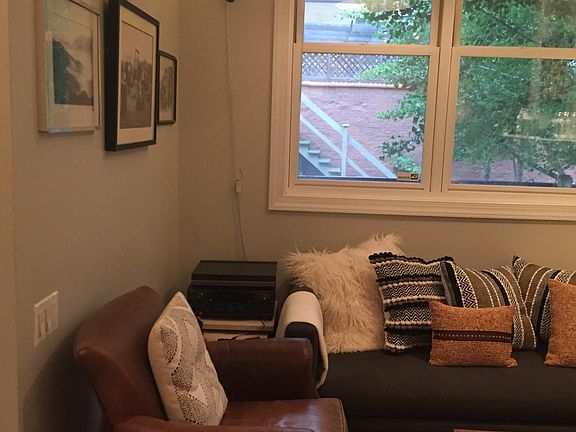 5th image of 1546 N Hoyne Ave