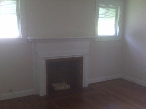 3rd image of 1621 Lawson Ave