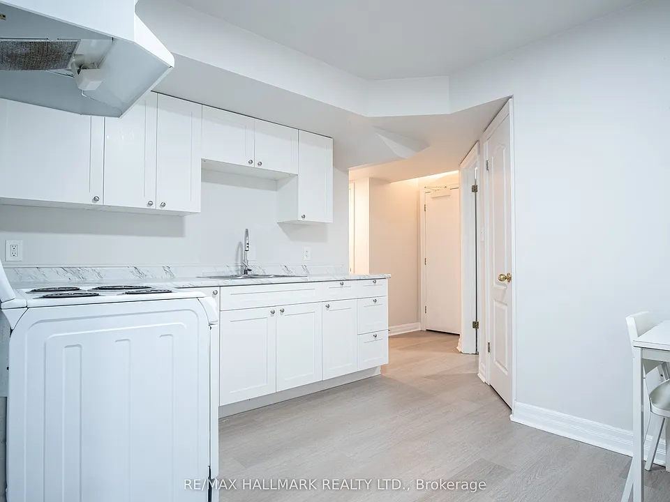 116 Regina Ave #BASEMENT