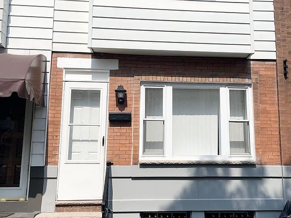 2nd image of 2640 S Iseminger St