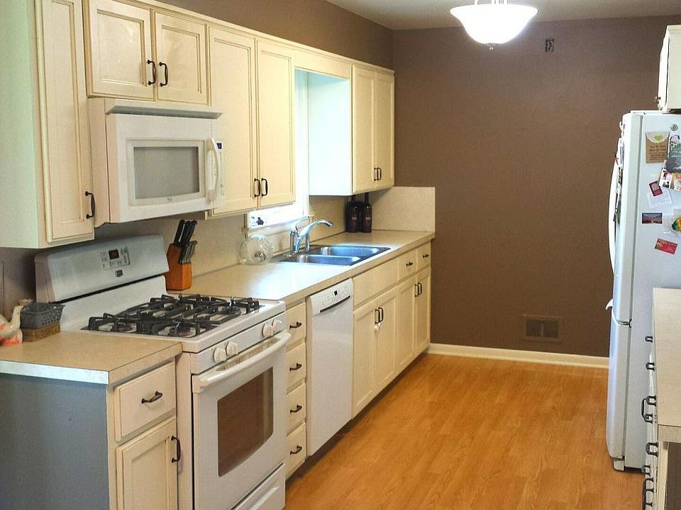 2nd image of 3708 Senora Ave SE