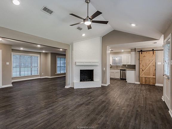 3rd image of 3803 Stillmeadow Dr