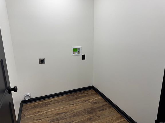 4th image of 2310 Rector Rd