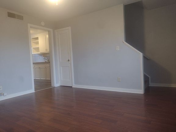 4th image of 29-35 Cobb St #33