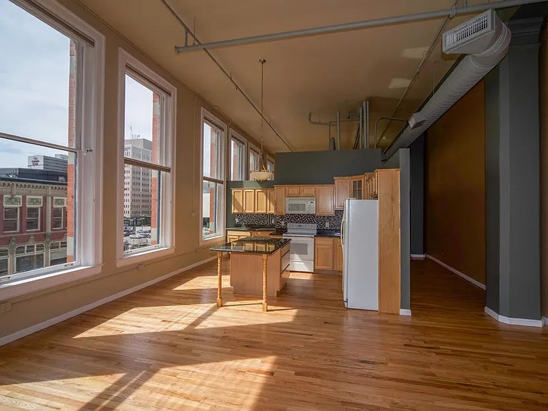 1555 California St #307 — Photo 6