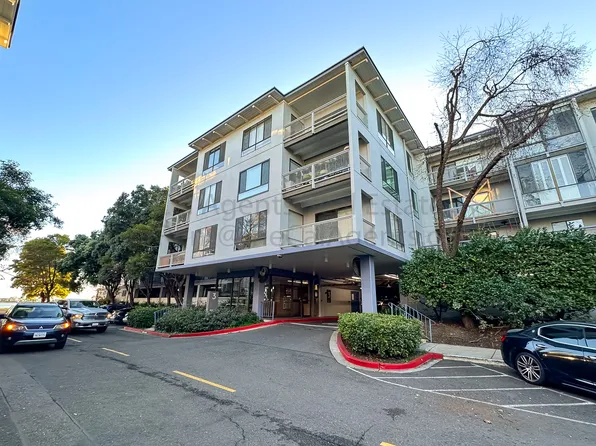 3 Admiral Dr, Emeryville, CA
