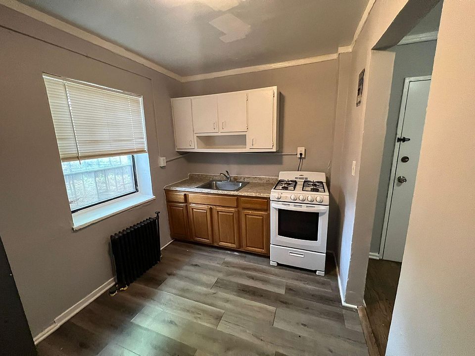 1st image of 70 Crawford St APT 3