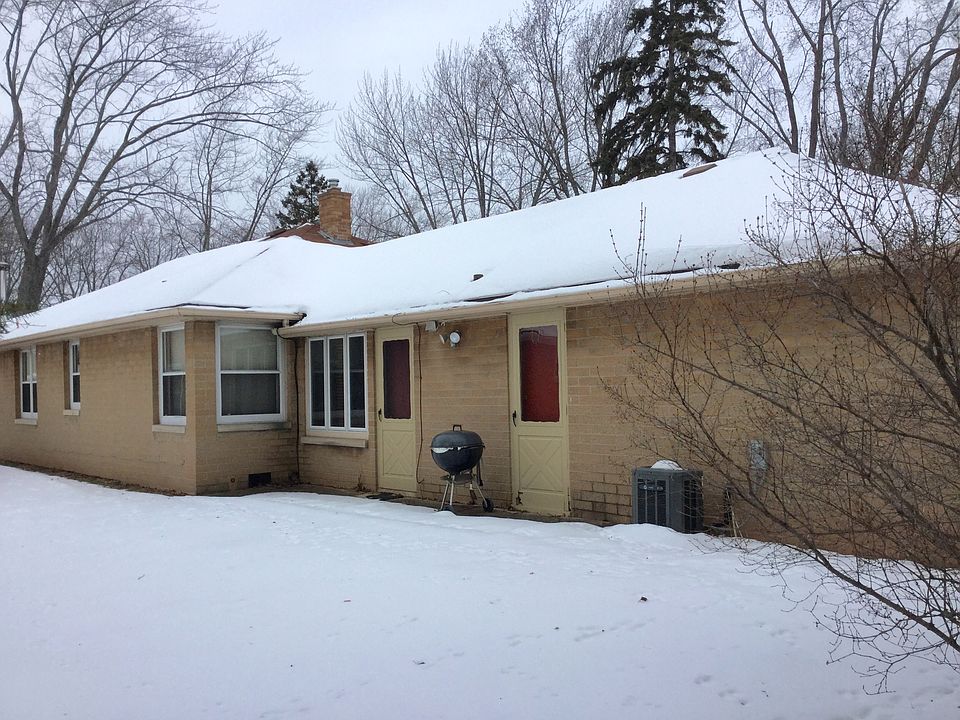 2nd image of 1642 Chicago St