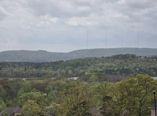 103 Navajo Trl, Maumelle, AR 72113