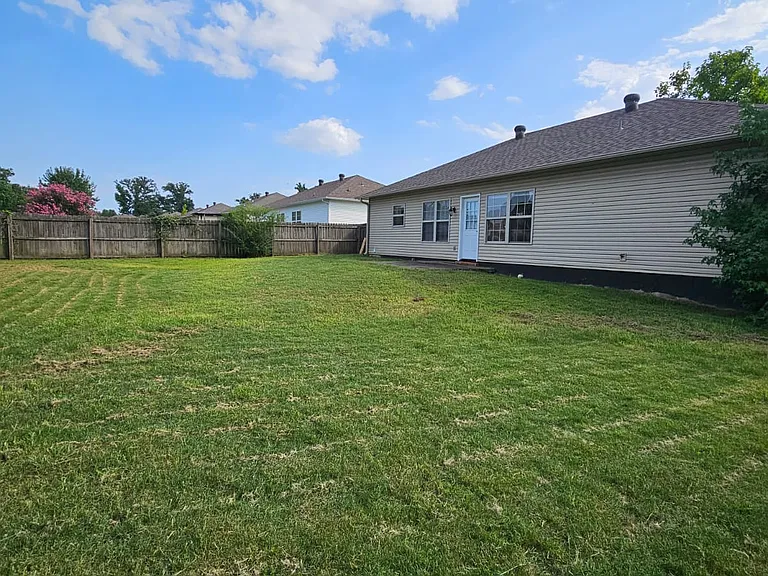 400 Apricot St — Photo 13