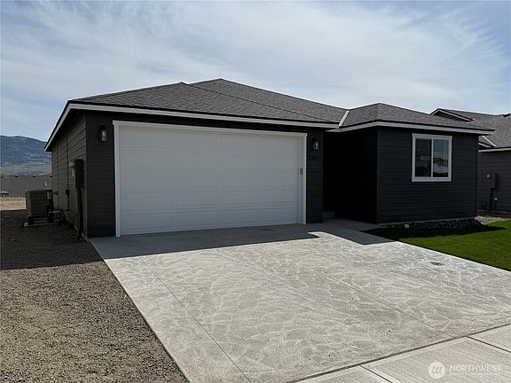 3rd image of 2404 Noah Street SE