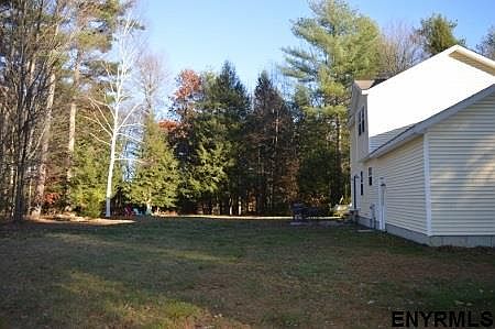 3rd image of 19 Ivy Ln