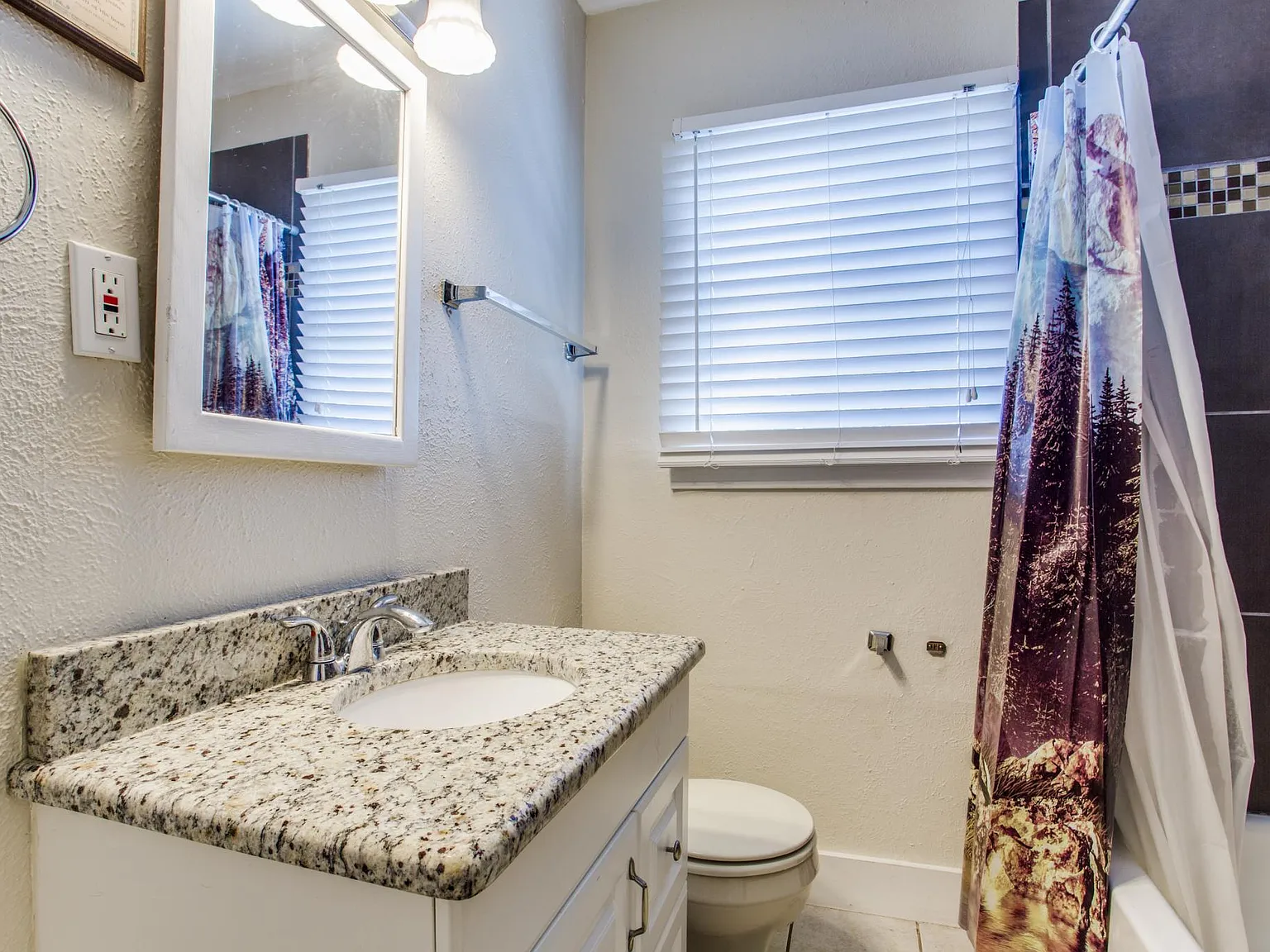 4 bed, 1800 sqft, $4,000 — Photo 4